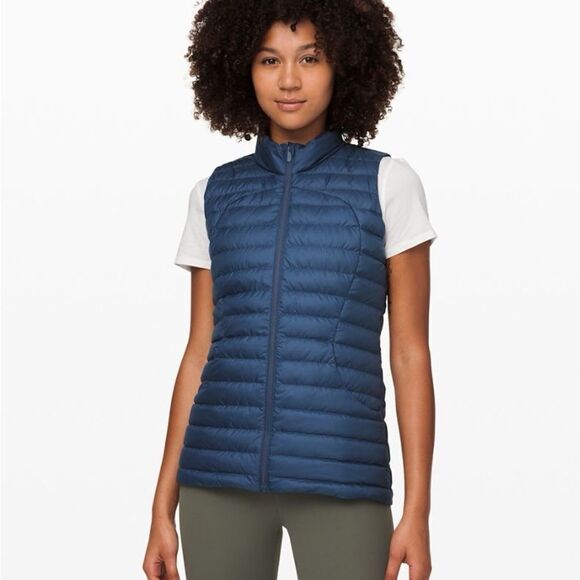 Size 12 Blue Lululemon Pack it Down Vest - Picture 5 of 6